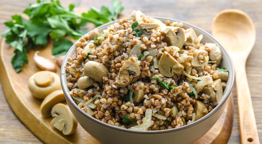 Kasza gryczana z grzybami: Energia ziemi
